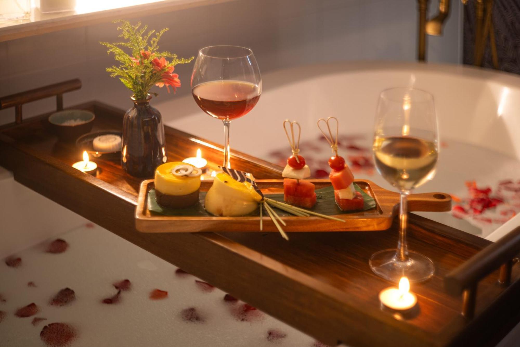 Maison Vy Hotel Хойан Экстерьер фото