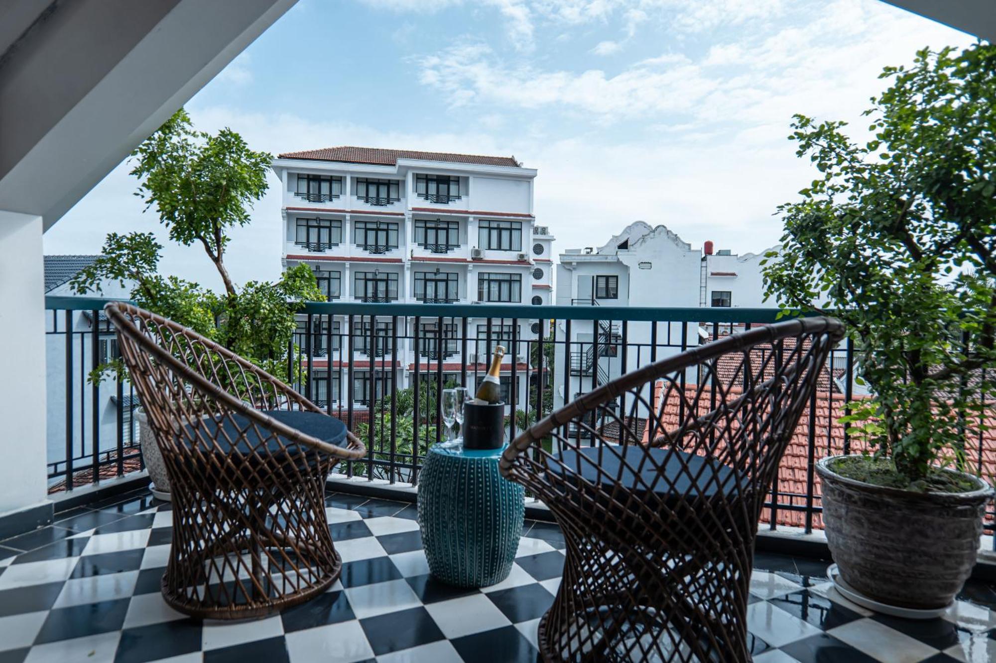 Maison Vy Hotel Хойан Экстерьер фото